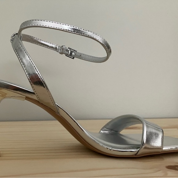 Stradivarius sling back heeled sandals in silver US8 - Picture 5 of 6